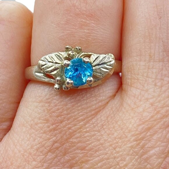 Vintage Sterling Silver Blue Topaz Leaf Ring Size 6 Signed - Picture 1 of 9